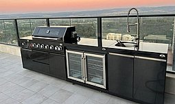 מטבח חצר יוקרתי מבית 304 הרדיס – קנדה, דגם קוויבק מטבח חצר יוקרתי מבית 304 הרדיס – קנדה, דגם קוויבק